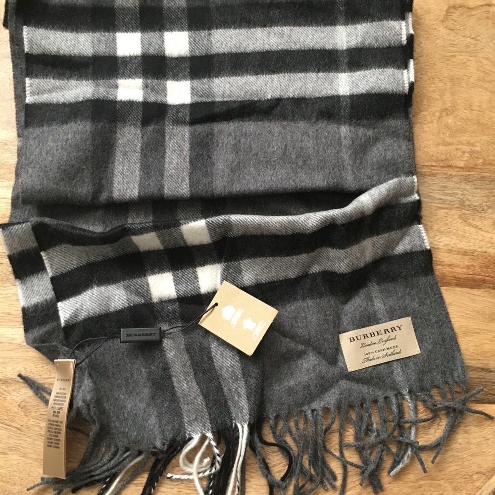 Burberry Classic Checker Cashmere Scarf Mid Grey